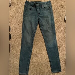 American Eagle Mid-Rise Skinny Jeans Blue Denim (Size 2)